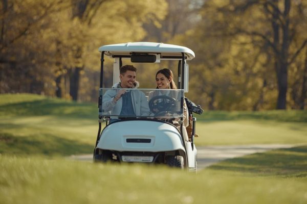 1h00 de visite guidée du parcours en voiturette électrique